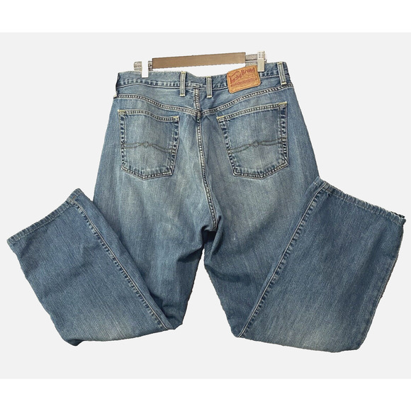 Lucky Brand Jeans Mens 36 x 30 Blue Bootleg Zip Fly Distressed - Picture 4 of 10